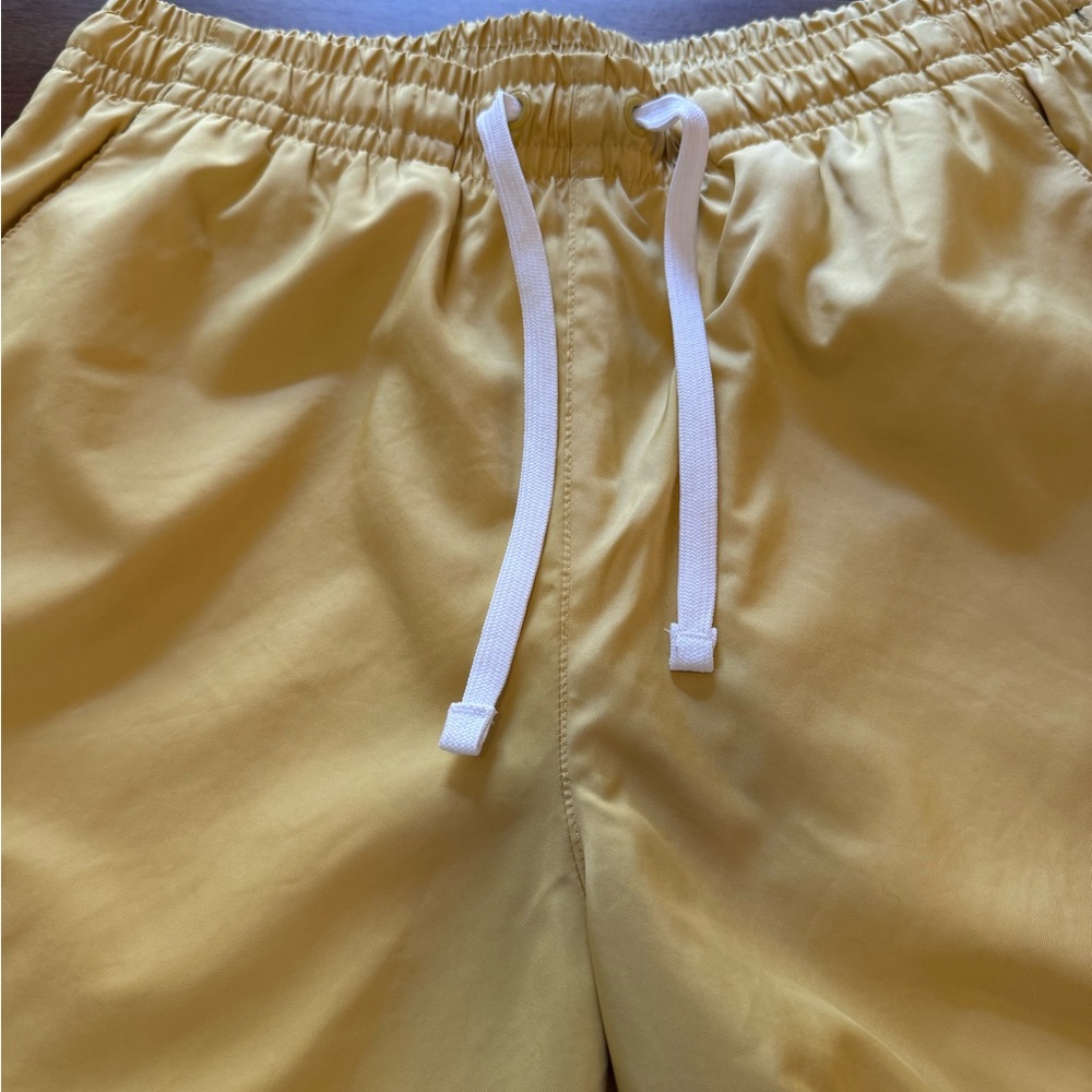 Nike Men’s Yellow Swim Trunks Board Shorts Standard Fit Mid Thigh NEW NWT Small - Picture 3 of 15